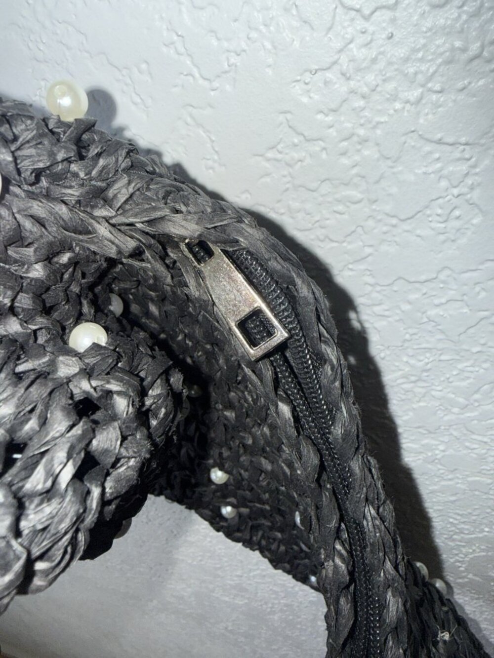 Haute Hippie Style Straw Woven Pearl Beaded Shoulder Bag Black Zip Closure NEW - Picture 4 of 5